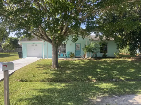 1010 SE Euclid Lane, Port St Lucie, FL 34983
