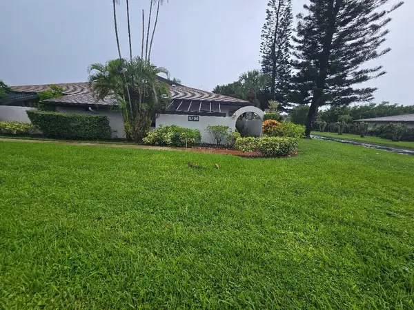 5700 Queen Palm Court #B, Delray Beach, FL 33484