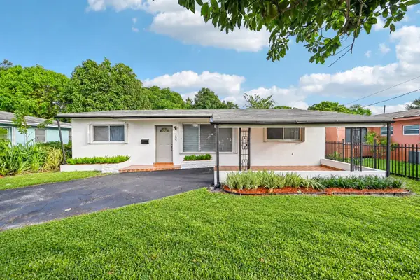 285 NE 165th Street, Miami, FL 33162