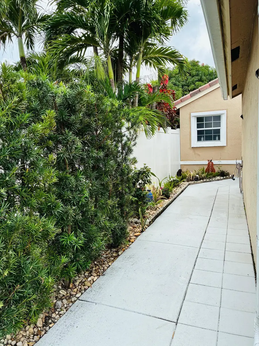 1051 NW 191st Avenue, Pembroke Pines, FL 33029 - #3
