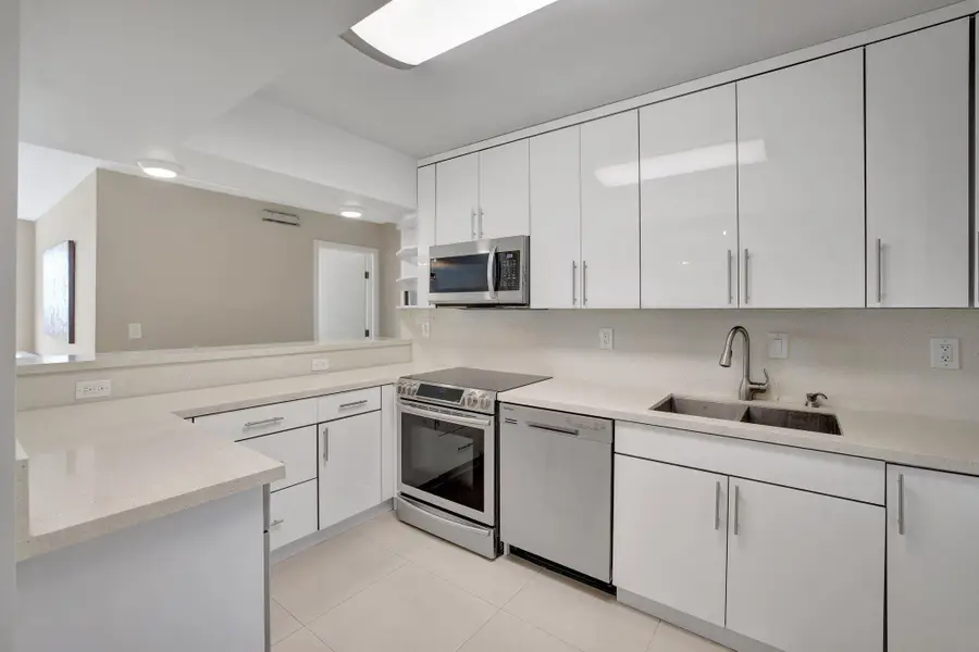 3701 N Country Club Drive #907, Aventura, FL 33180 - #3