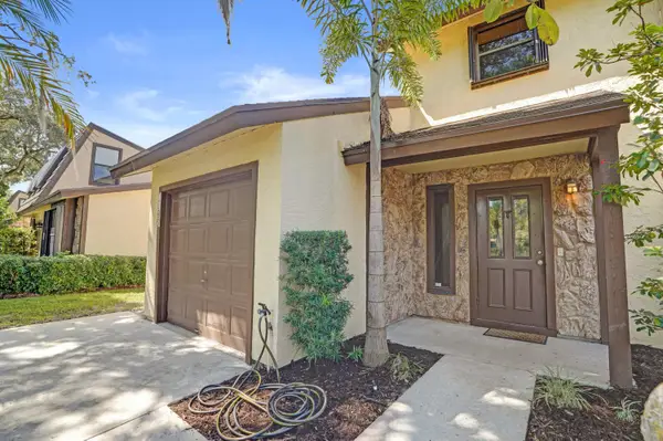 1065 Raintree Lane, Palm Beach Gardens, FL 33410