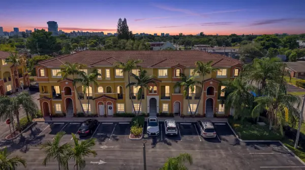 141 NW 2nd Avenue #7, Hallandale Beach, FL 33009