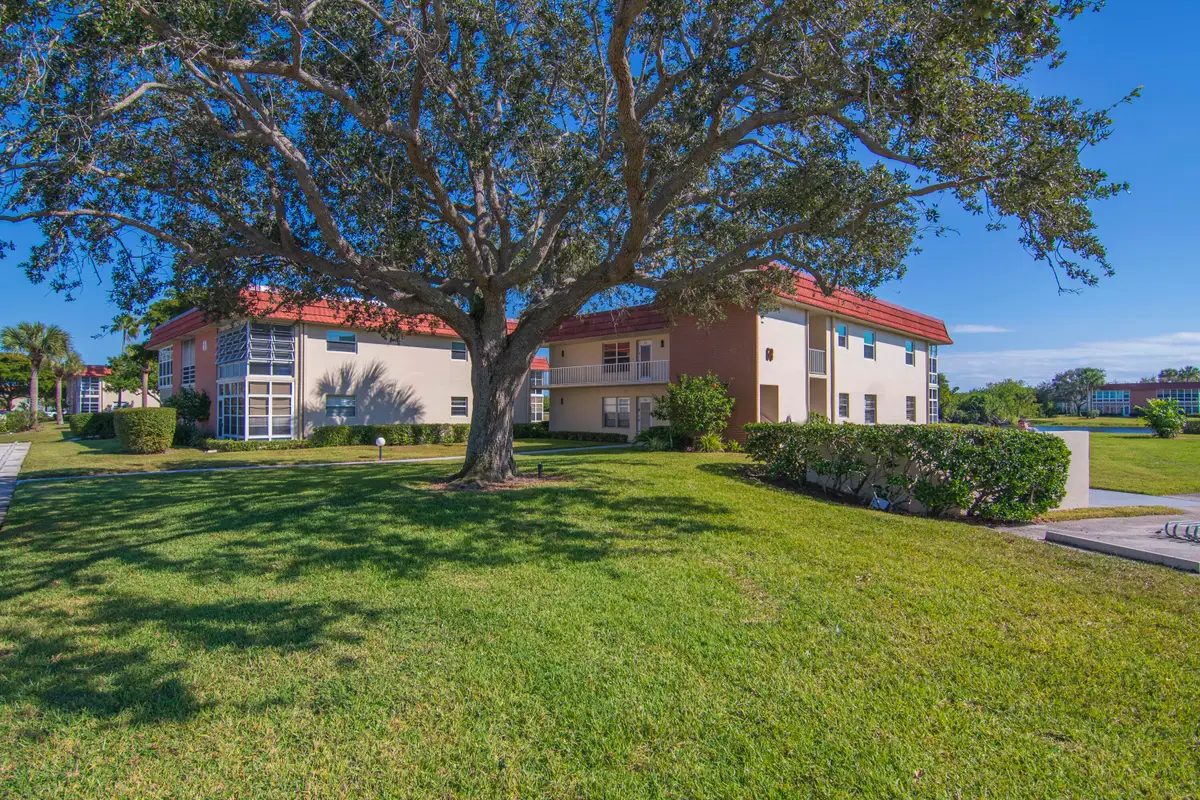 68 Royal Oak Court #202, Vero Beach, FL 32962 - #1