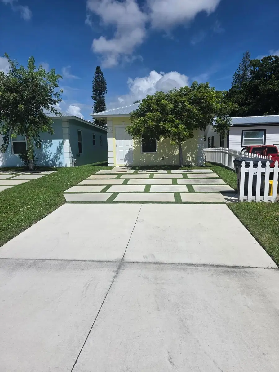 4587 Cambridge Street, Kenwood Estates, FL 33463 - #3