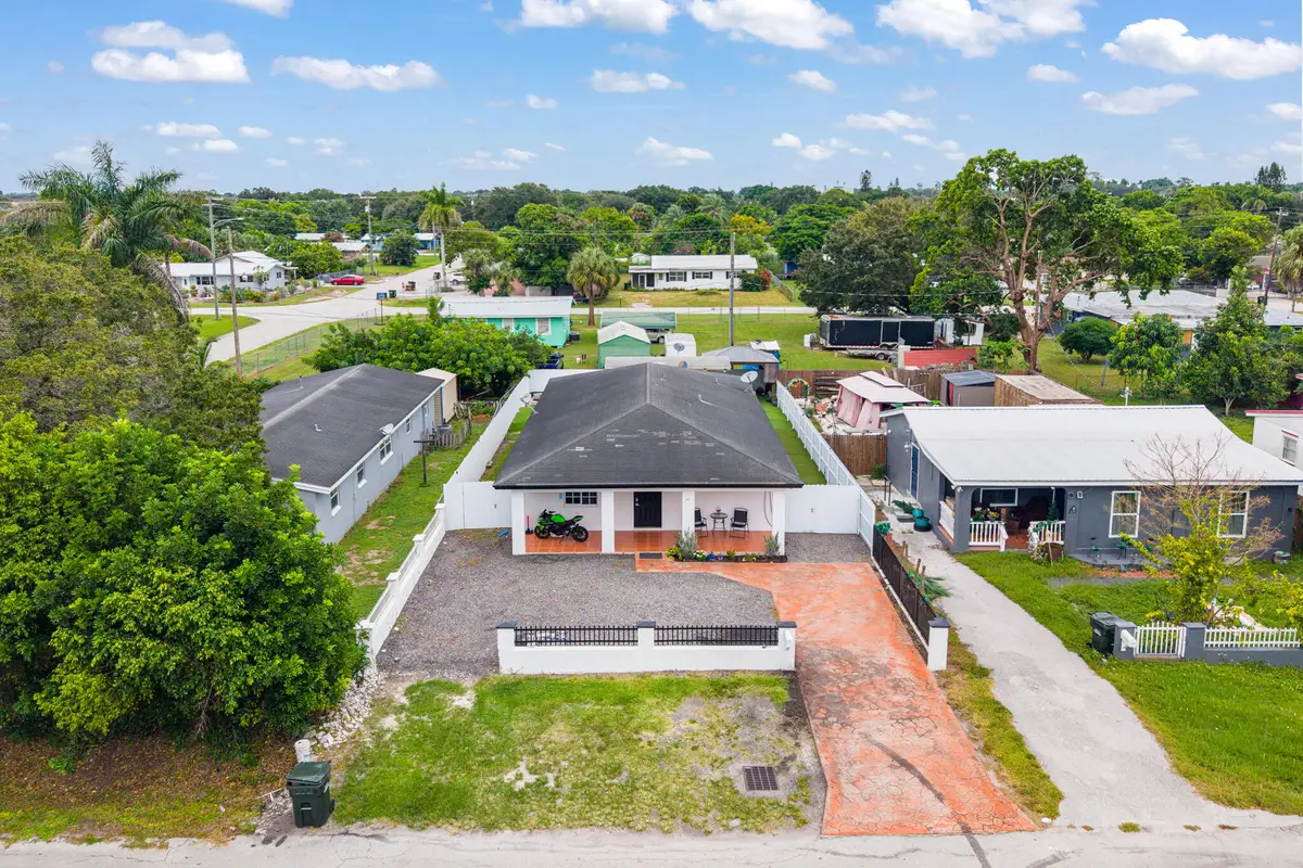 347 W Haiti Avenue, Clewiston, FL 33440 - #1