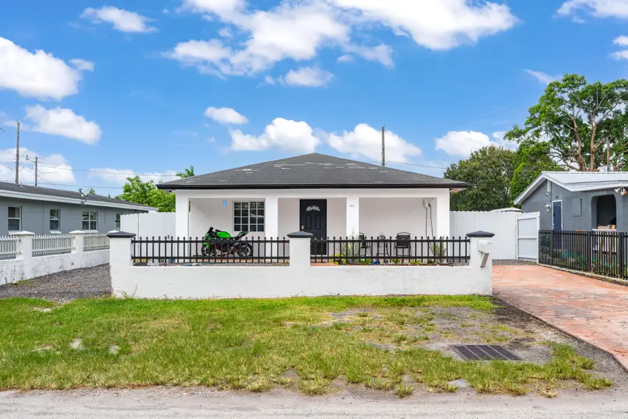 347 W Haiti Avenue, Clewiston, FL 33440 - #2