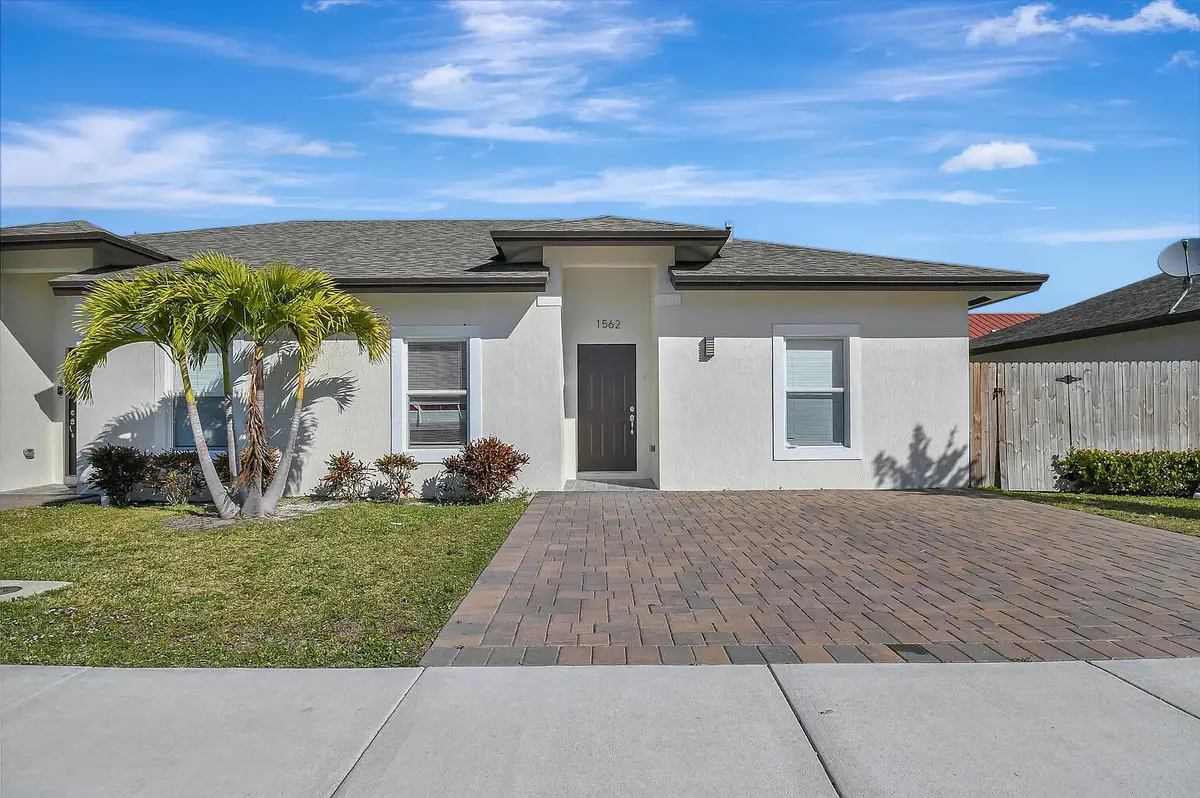 1562 W 26th Court, Riviera Beach, FL 33404 - #1