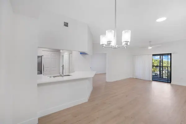 2724 Anzio Court #305, Palm Beach Gardens, FL 33410
