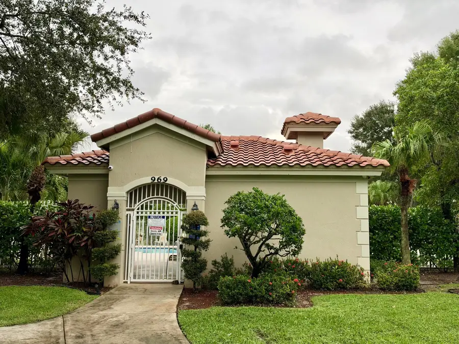 804 Summit Lake Drive, West Palm Beach, FL 33406 - #2
