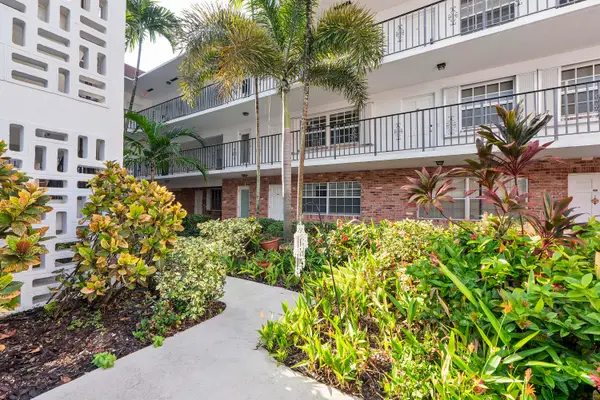 2424 NE 9th Street #305, Fort Lauderdale, FL 33304