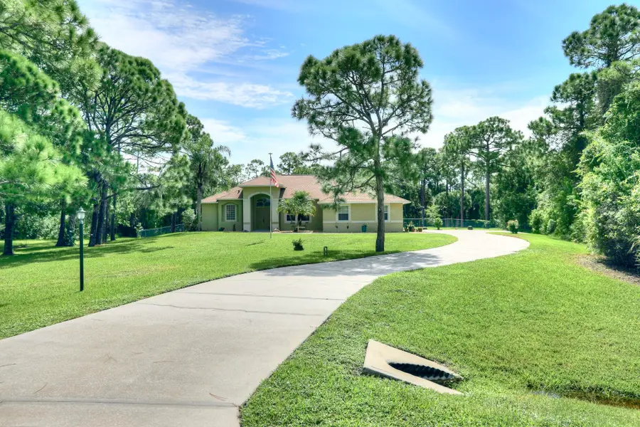 4572 Hunters Run Circle, Grant Valkaria, FL 32949 - #3