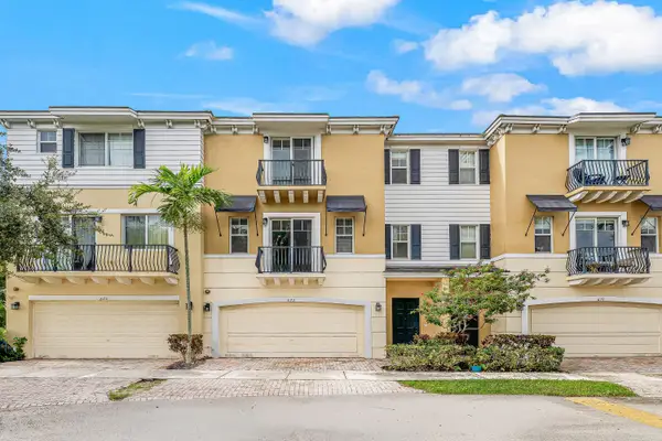673 NW 38th Circle, Boca Raton, FL 33431