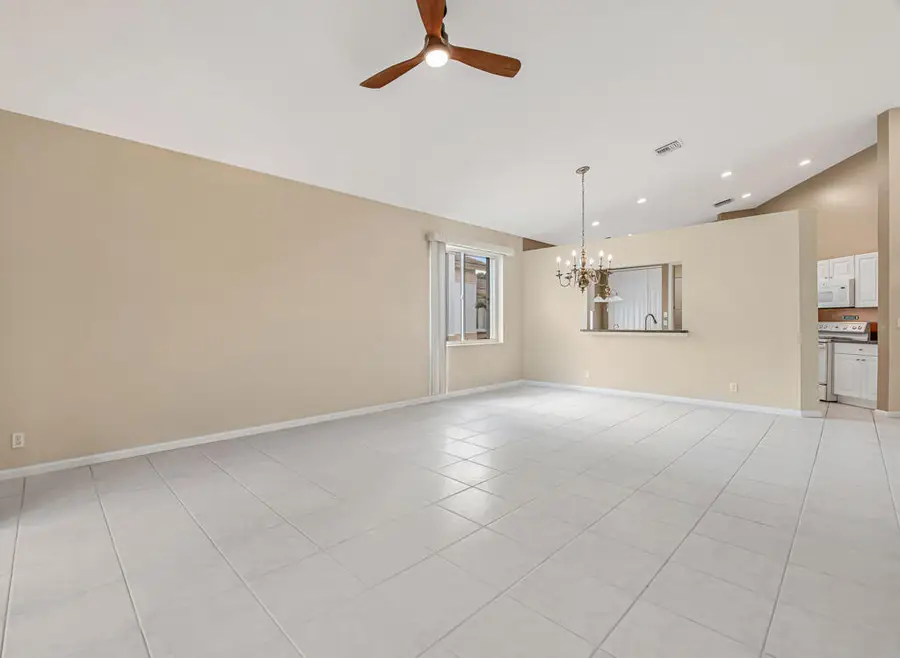 8067 Bellafiore Way, Boynton Beach, FL 33472 - #3
