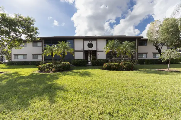9584 N Belfort Circle #112, Tamarac, FL 33321