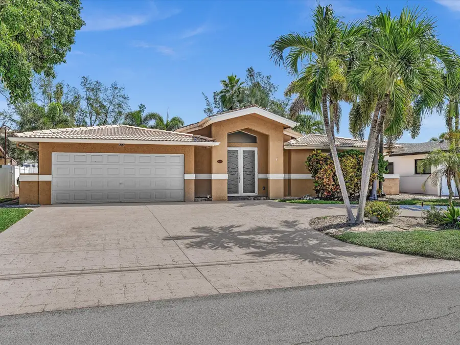 948 SE 10th Court, Pompano Beach, FL 33060 - #3