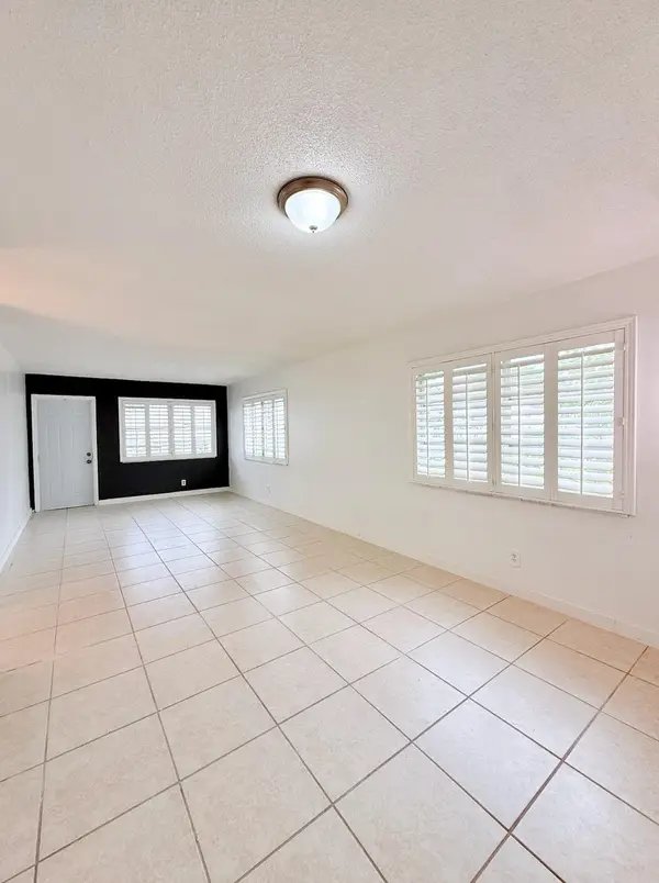 1280 NW 43rd Terrace #107, Lauderhill, FL 33313