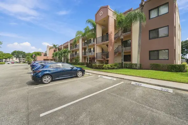 10607 W Clairmont Circle #109, Tamarac, FL 33321