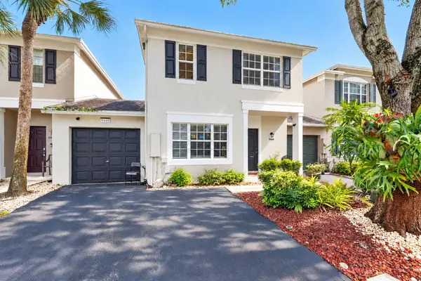 9440 E Plum Harbor Way, Tamarac, FL 33321