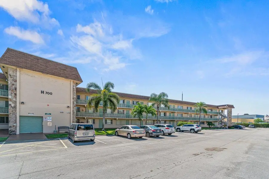 700 Village Green Court #319, Palm Springs, FL 33461 - #3