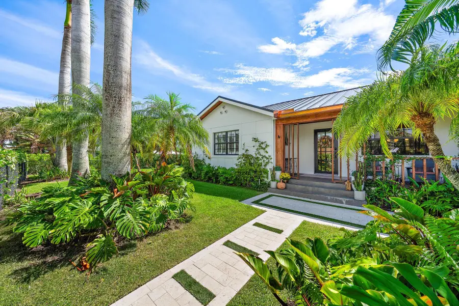 386 Palmetto Street, West Palm Beach, FL 33405 - #3