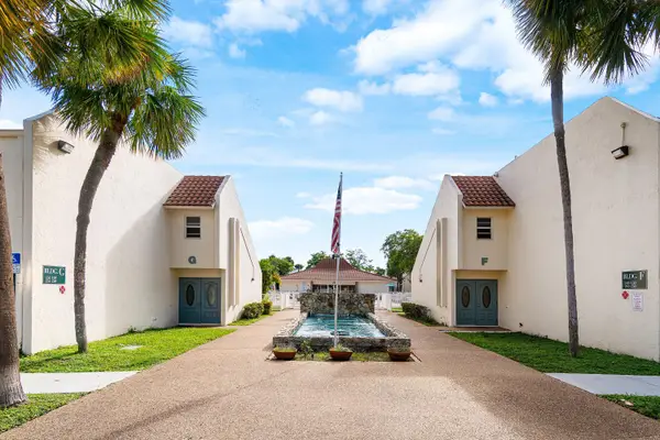 1428 SE 4th Avenue, Deerfield Beach, FL 33441