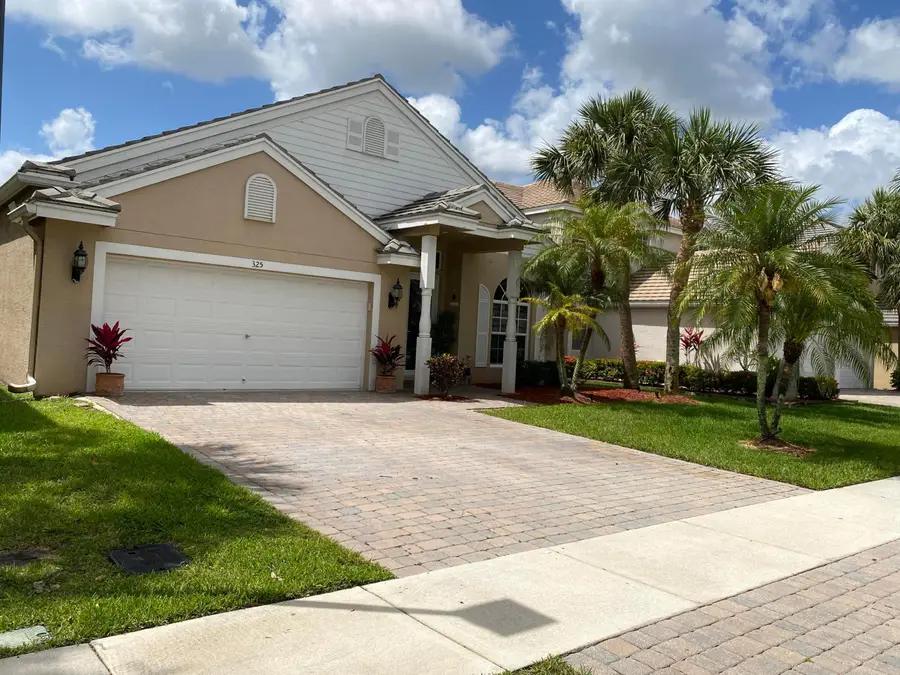 325 Berenger Walk, Royal Palm Beach, FL 33414 - #3
