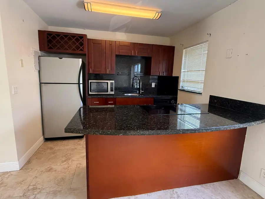 1100 NE 9th Avenue #202, Fort Lauderdale, FL 33304 - #3