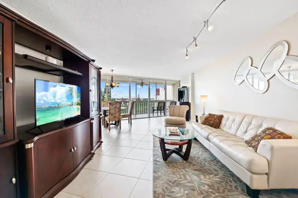 6911 Environ Boulevard #8K, Lauderhill, FL 33319