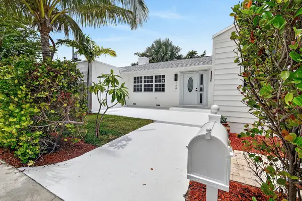 1201 N Ocean Breeze, Lake Worth Beach, FL 33460