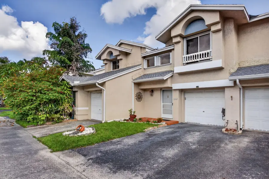 2047 Discovery Circle E, Deerfield Beach, FL 33442 - #2