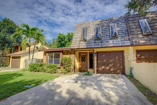 1092 Raintree Court, Palm Beach Gardens, FL 33410