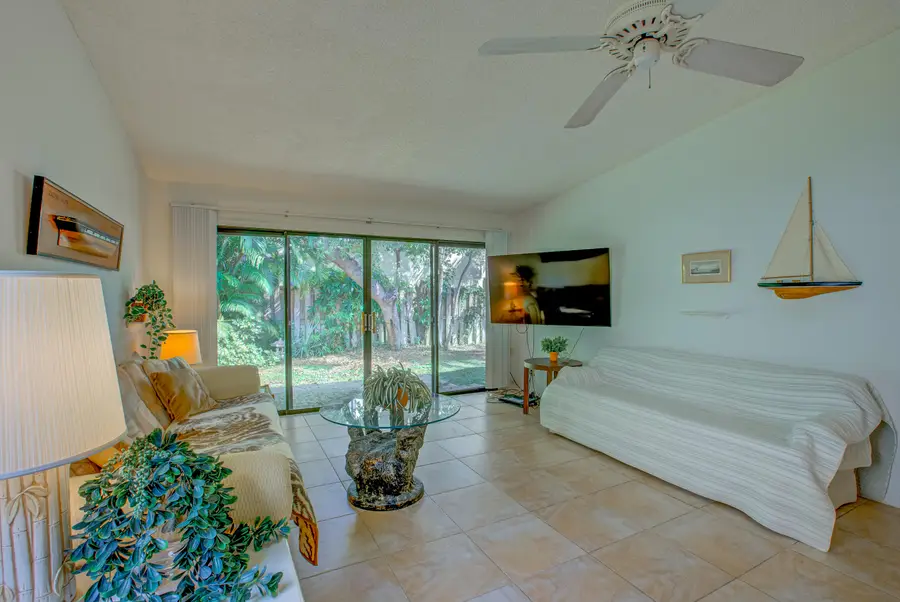 1092 Raintree Court, Palm Beach Gardens, FL 33410 - #3