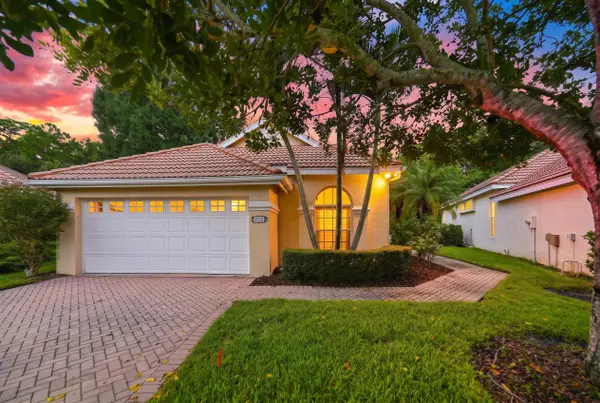 712 SW Saint Vincent Cove, Port St Lucie, FL 34986