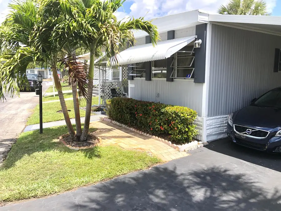 610 Frangipani Lane, Deerfield Beach, FL 33442 - #2