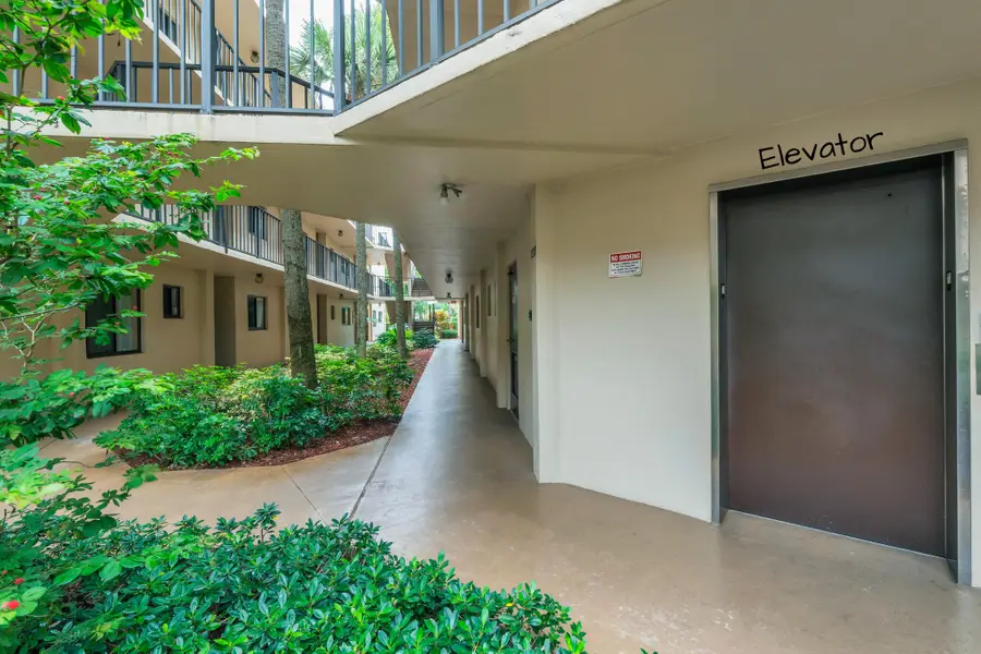 5280 Las Verdes Circle #320, Delray Beach, FL 33484 - #3