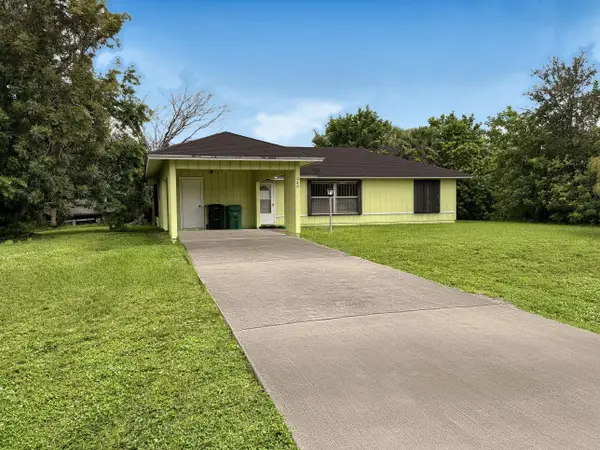 549 NW Bayshore Boulevard, Port St Lucie, FL 34983