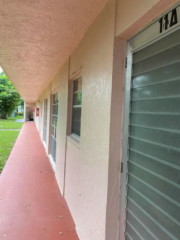 11 Golfs Edge A, West Palm Beach, FL 33417