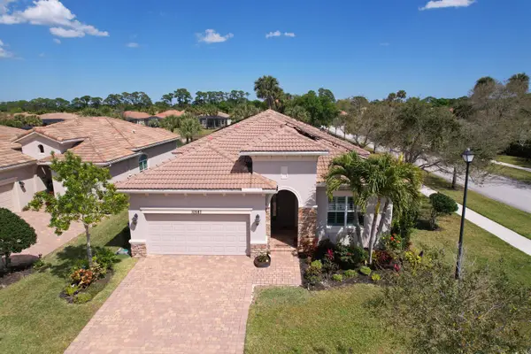 10587 SW Capraia Way, Port St Lucie, FL 34986