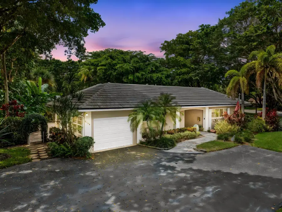 3745 Oaks Clubhouse Drive #V-8, Pompano Beach, FL 33069 - #2