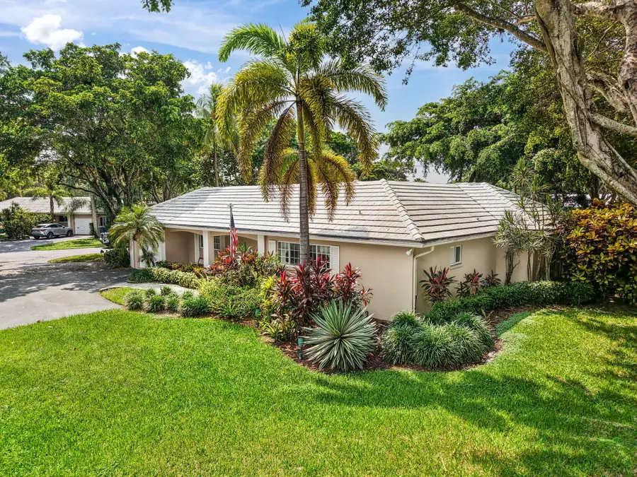 3745 Oaks Clubhouse Drive #V-8, Pompano Beach, FL 33069 - #3
