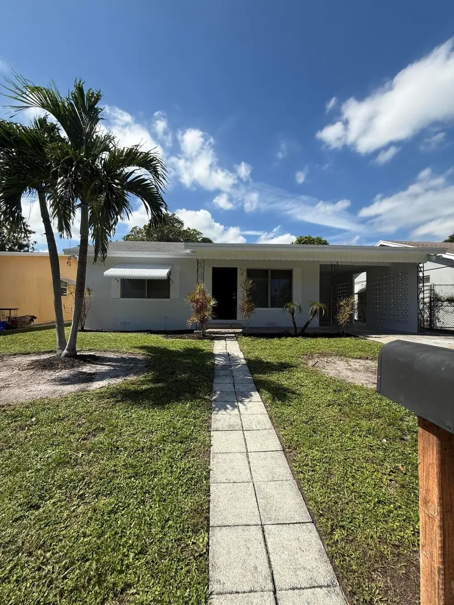 817 S B Street, Lake Worth Beach, FL 33460 - #3