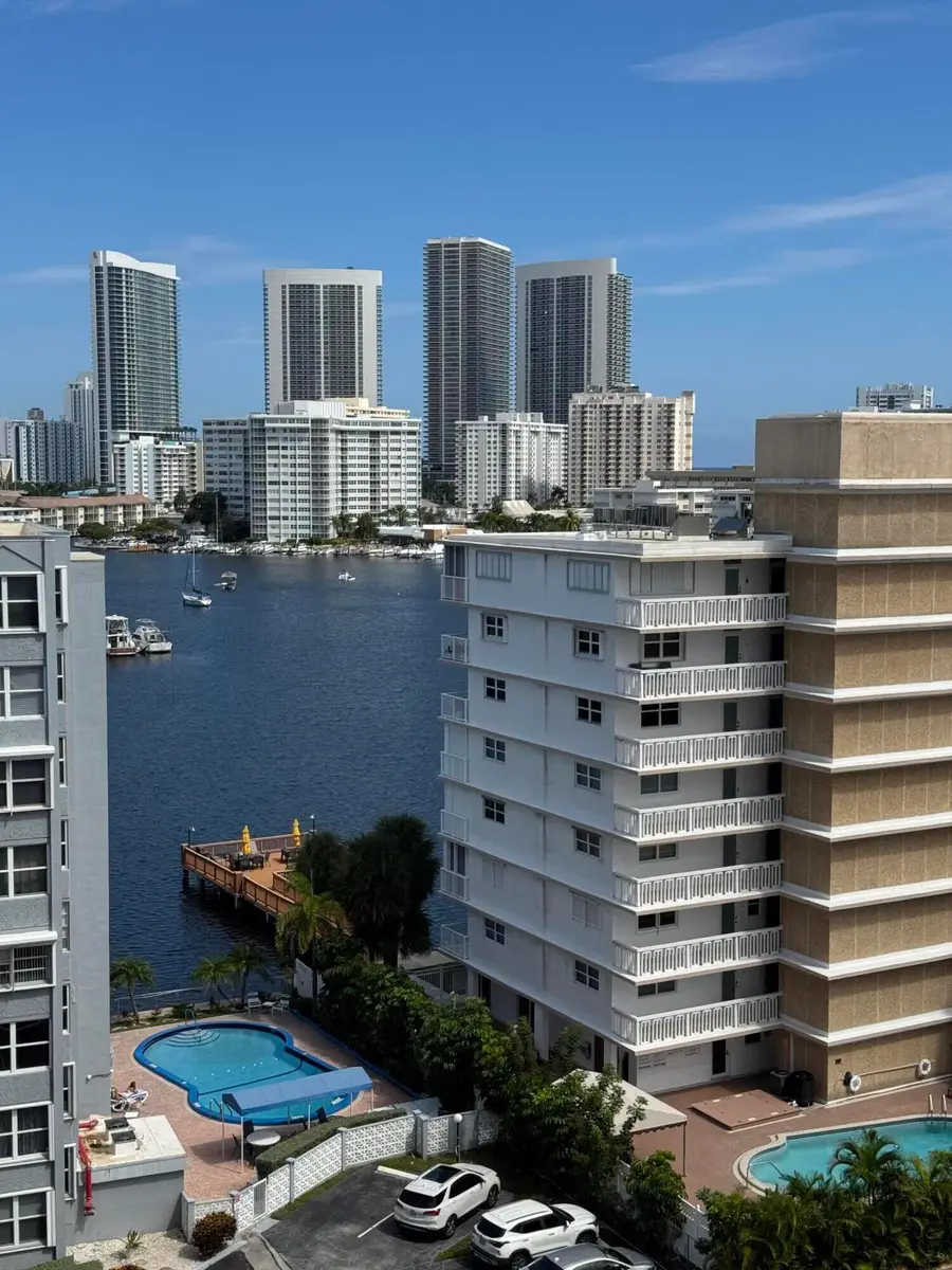 427 Golden Isles #9G, Hallandale Beach, FL 33009 - #3