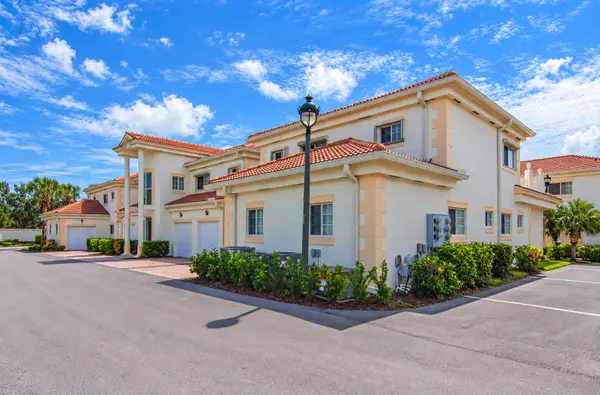 520 7th Square, Vero Beach, FL 32962