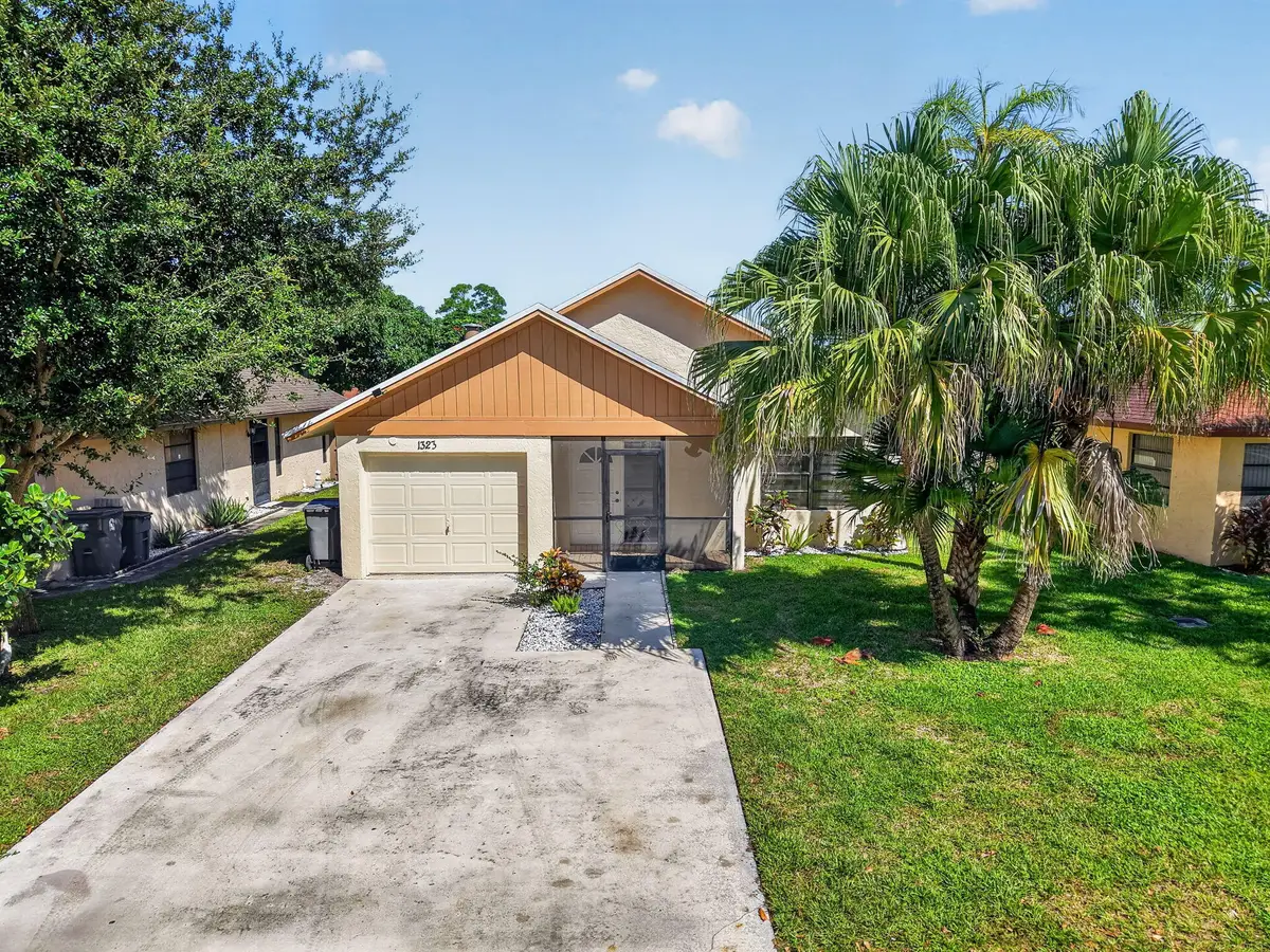 1323 Summit Run Circle, West Palm Beach, FL 33415 - #1