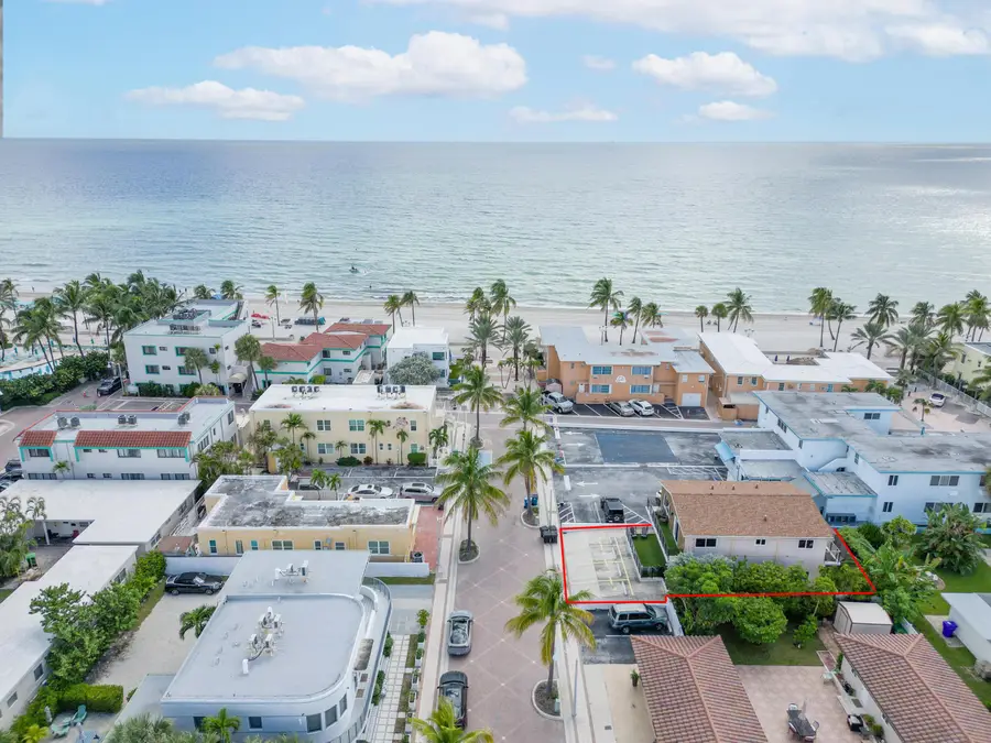 324 Roosevelt Street, Hollywood, FL 33019 - #2