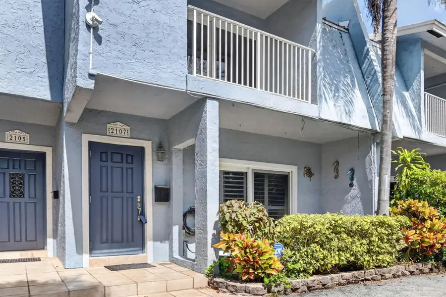 2107 NE 44th Street, Lighthouse Point, FL 33064 - #2