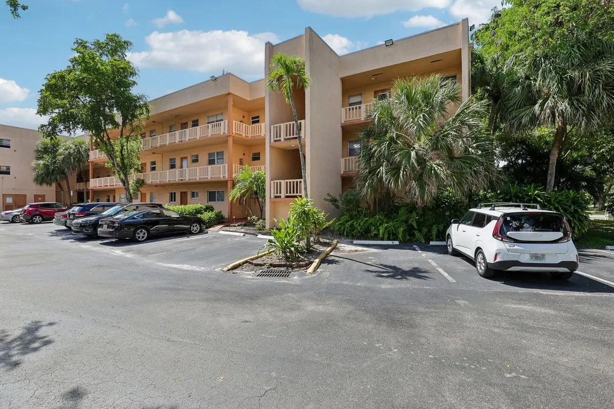 8400 Lagos De Campo Boulevard #303, Tamarac, FL 33321 - #1