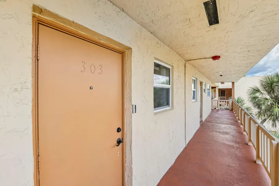 8400 Lagos De Campo Boulevard #303, Tamarac, FL 33321 - #2