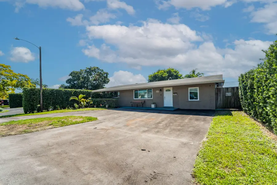 8800 NW 15th Street, Pembroke Pines, FL 33024 - #2